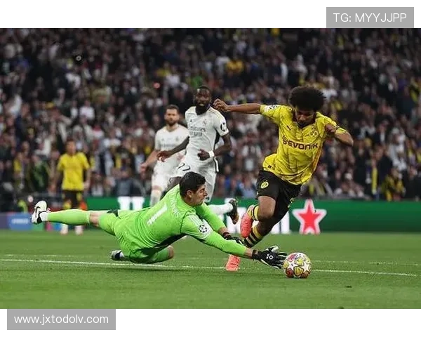 阿德耶米射门方式 阿德耶米射门方式