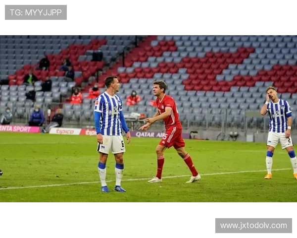 拜仁防线前提过高问题逐步显现，持续被对手利用身后空间，对争冠稳定性造成考验