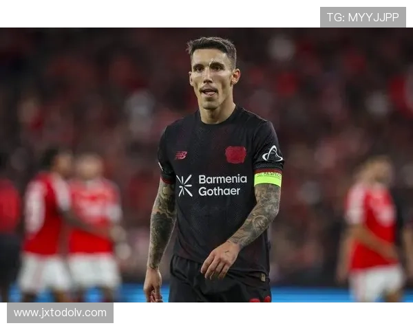 格里马尔多助勒沃库森夺冠，赛季表现稳健解析