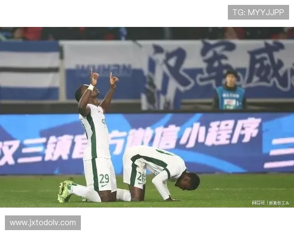 北京国安节奏问题凸显,中场功能重叠情况对球队整体表现造成影响 北京国安节奏问题凸显,中场功能重叠情况对球队整体表现造成影响