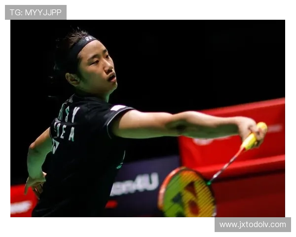 安洗莹一手拿冠军奖杯，一手点外卖，谁能想到她的衣橱竟然比明星还难买到！